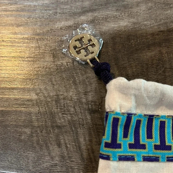 NEW Tory Burch Drawstring Accessories Travel Storage Cotton Beige - Picture 3 of 5